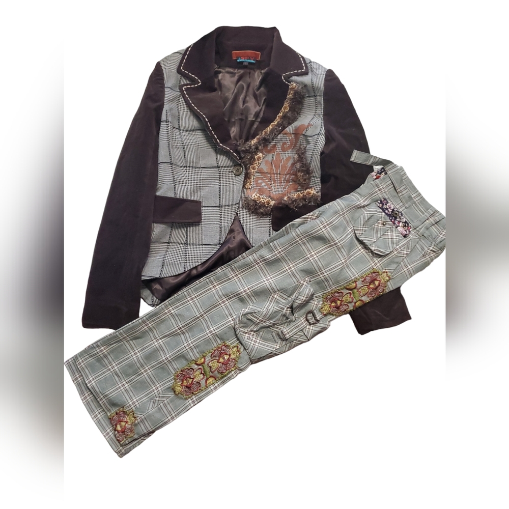 Spy exchange outfit